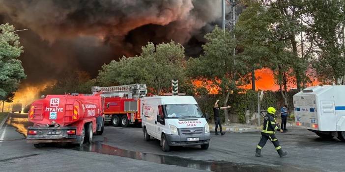 Kayseri’de tekstil fabrikasında büyük yangın: Çok sayıda ekip müdahale ediyor
