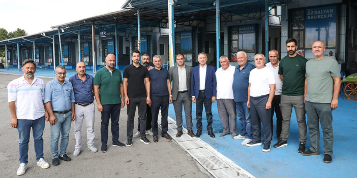 Fuat Oktay Ankara Balık Hali’nde balıkçı esnafıyla buluştu