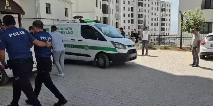 Elazığ’da başkomiser, evinde jandarma personelini öldürdü
