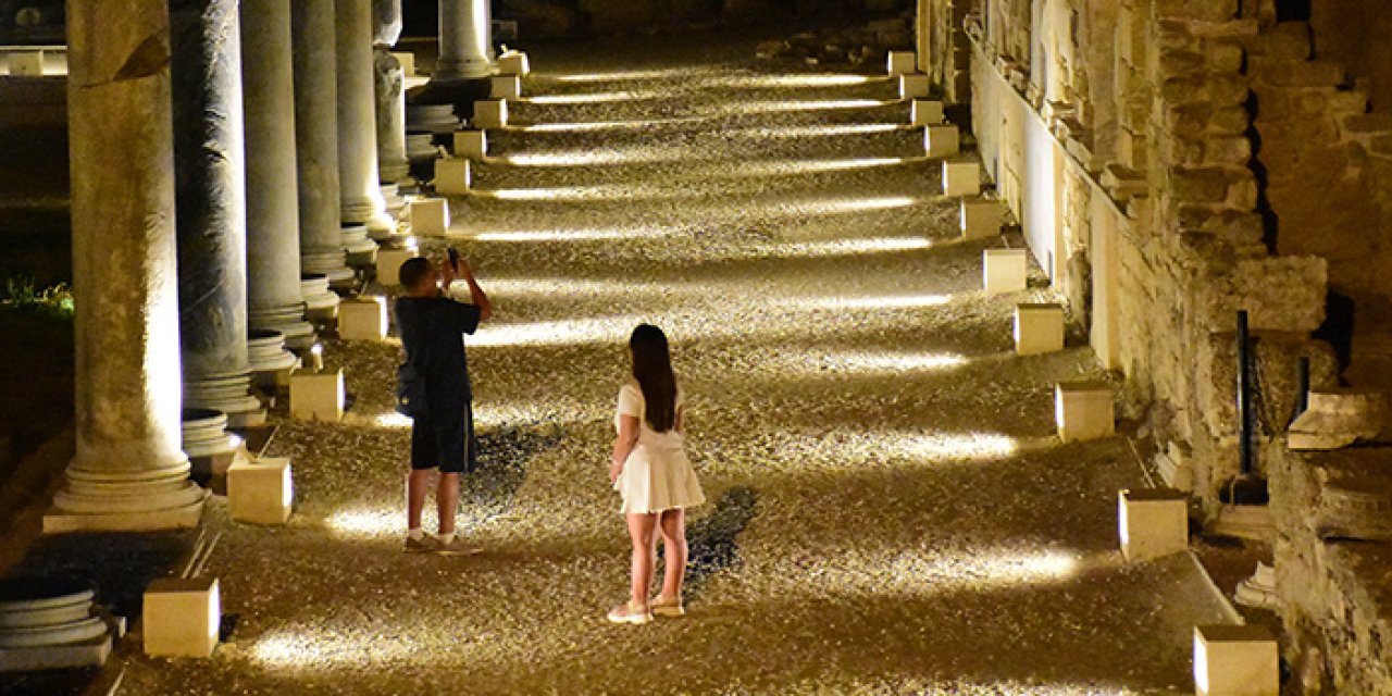 Side, geleceğe miras ve gece müzeciliği ile tarihine kavuşuyor