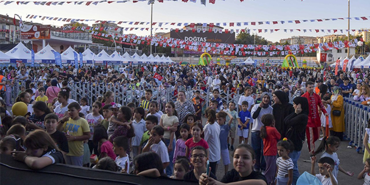 Ankaralı çocuklar “Yaza Veda, Okula Merhaba” şenliğinde eğlendi