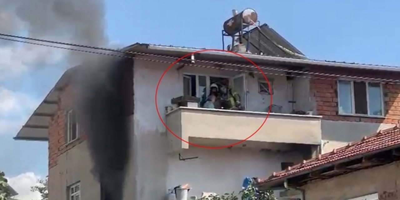 Bursa’da binada yangın: Kadın balkon çıkışında kurtarıldı