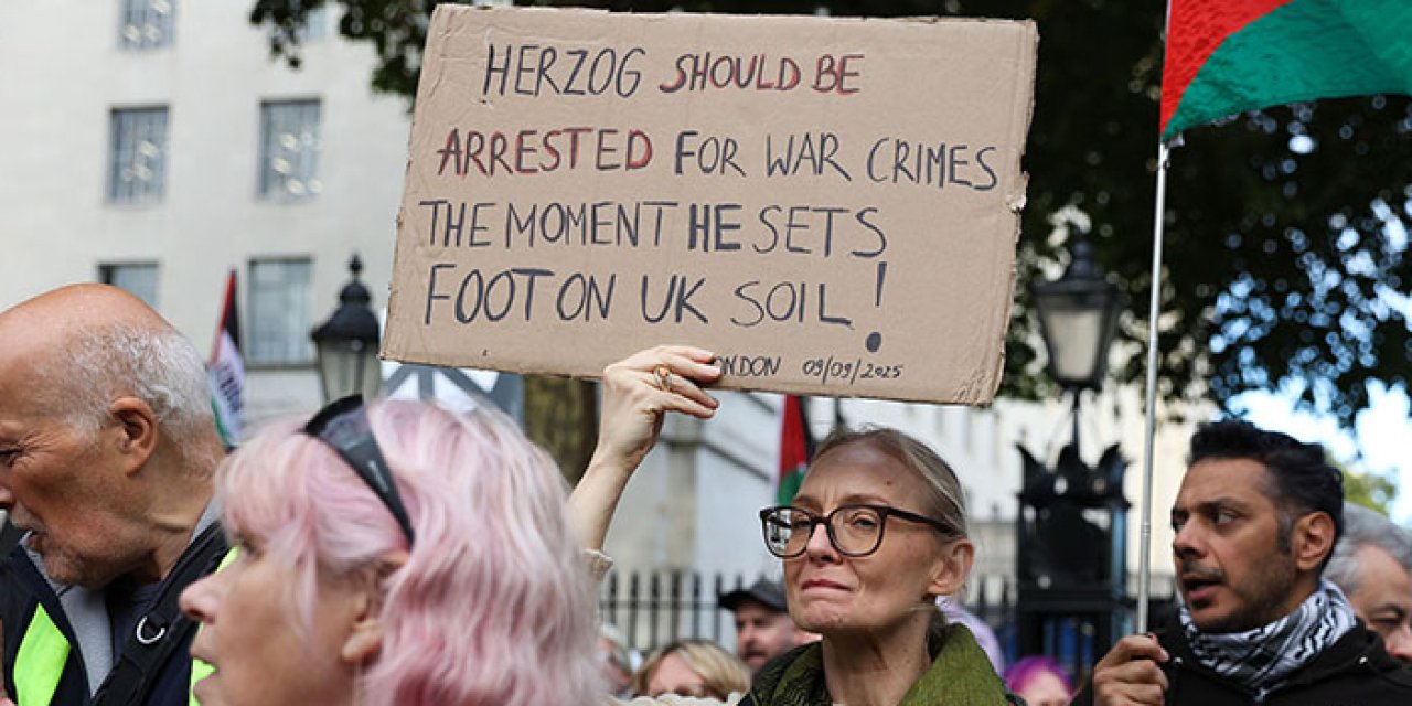 Londra’da Herzog’a karşı kitlesel protesto