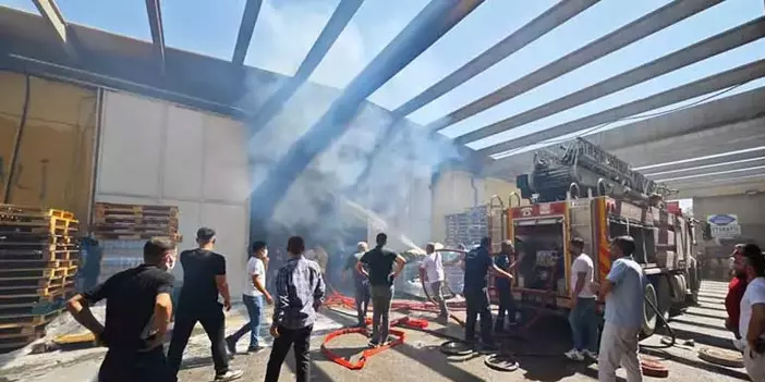 Mardin’de içecek deposunda korkutan yangın
