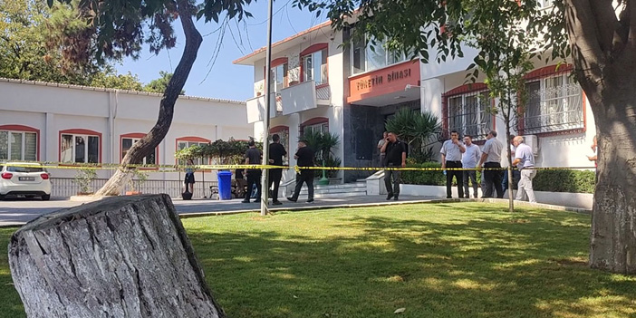 Motosikletli saldırganlar hastane bahçesinde husumetlilerini hedef aldı