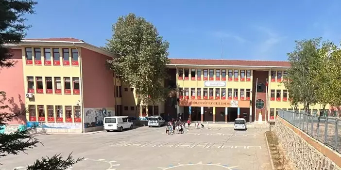 Gebze’de ilkokul kantininden ekler yiyen öğrenciler zehirlendi