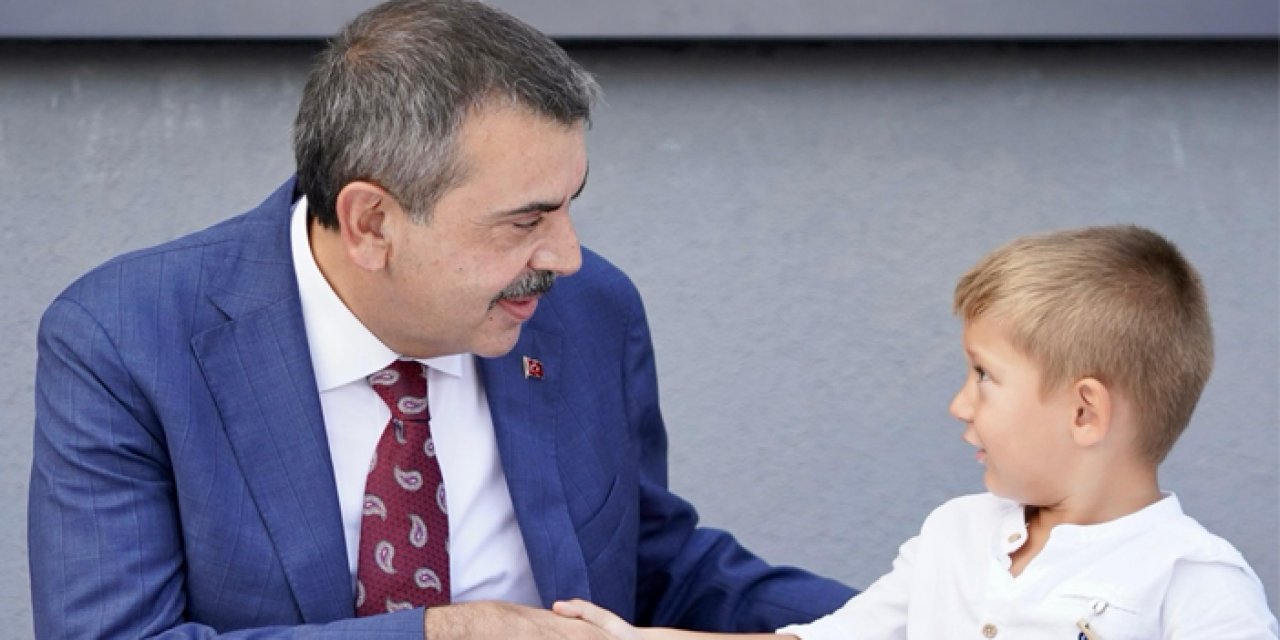 Bakan Tekin’den Büyükada’da okul ziyareti
