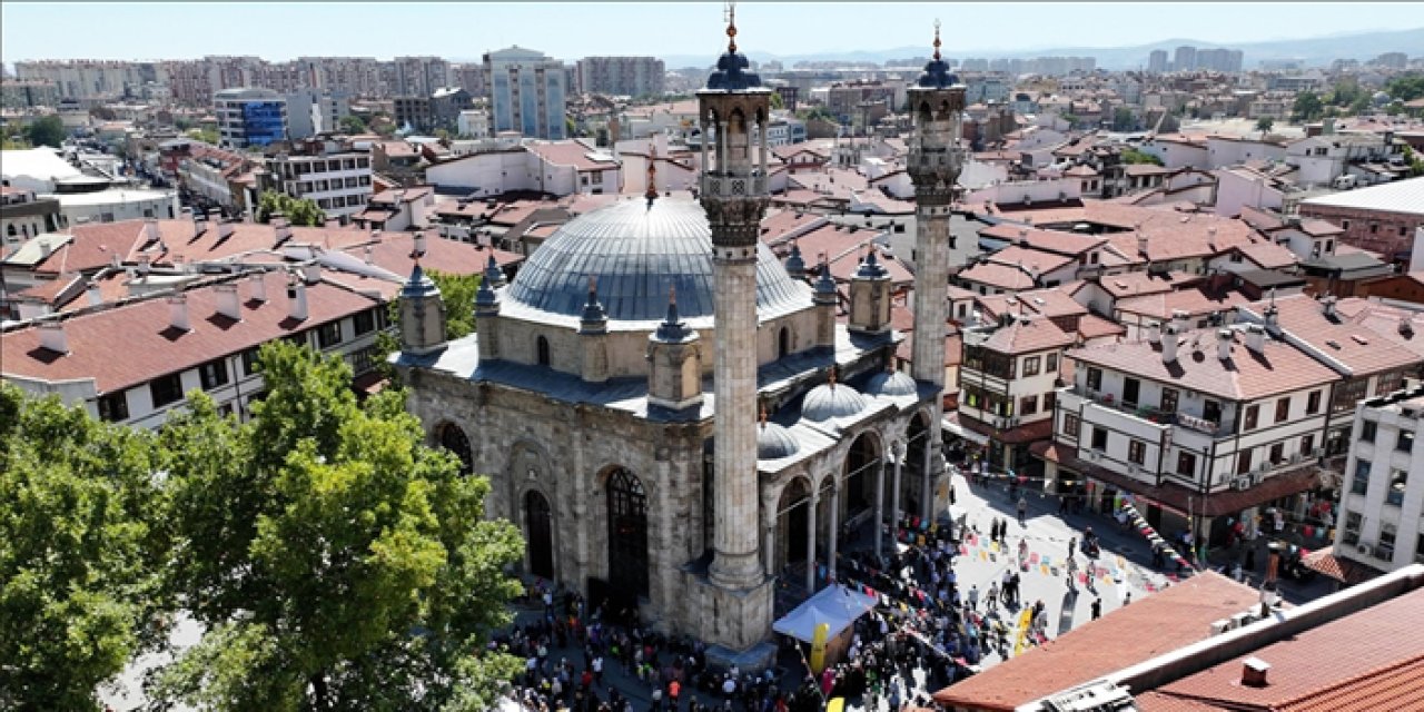 Konya’da 4. Tarihi Bedesten Alışveriş Günleri ziyaretçilere kapılarını açtı