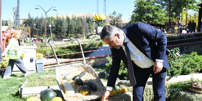 Pursaklar’da ata tohumlarından elde edilen sebzelerin hasadı yapıldı