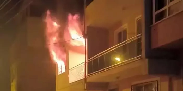 Evini ateşe veren baba öldü, oğlu yaralandı