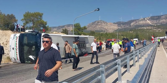 Mersin’de feci kaza! Otobüs ile kamyon çarpıştı, ölü ve yaralılar var