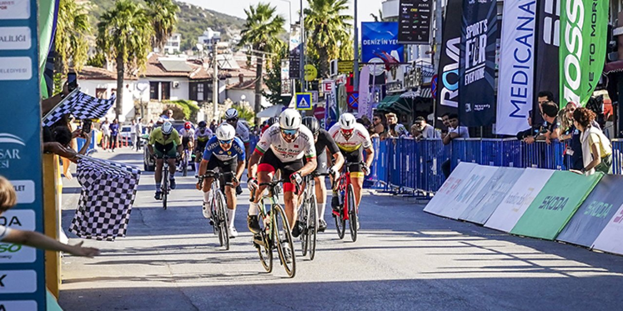 Gran Fondo İzmir heyecanı: 500 bisikletçi pedalladı