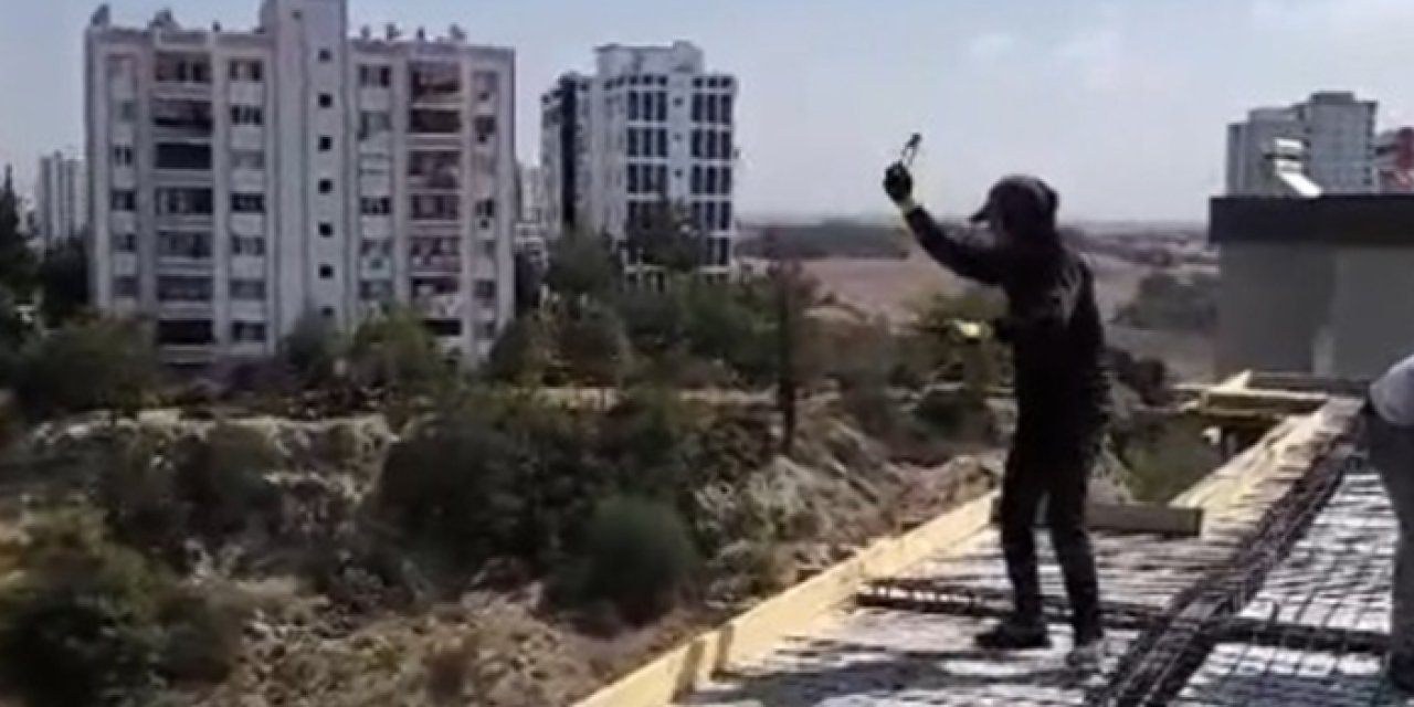 Adana’da inşaat işçisinden 10’uncu katta tehlikeli dans