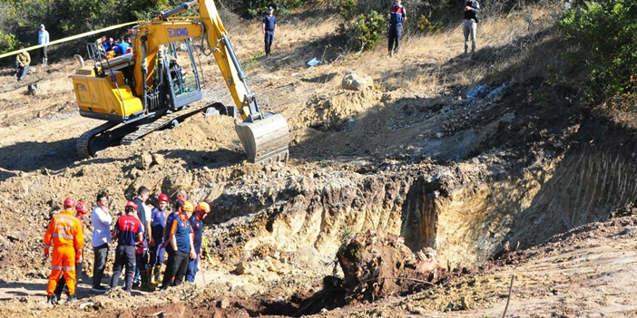 Manisa’da havuz kazısında toprak kaydı: 2 ölü