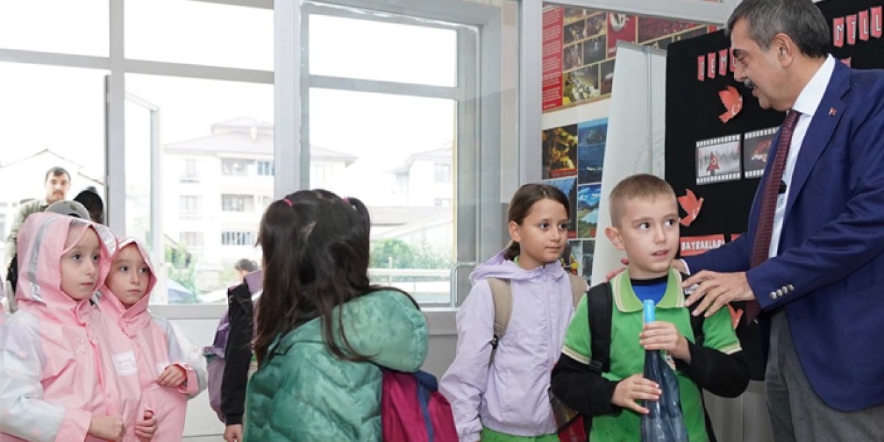 Milli Eğitim Bakanı Tekin, Düzce TOBB İlkokulu’nu ziyaret etti