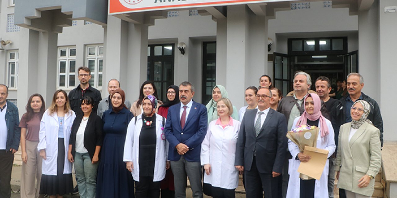 Milli Eğitim Bakanı Yusuf Tekin’den Düzce’de sürpriz okul ziyaretleri