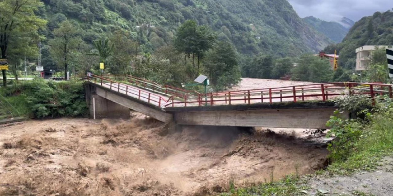 Rize’de şiddetli yağış sele ve heyelana yol açtı