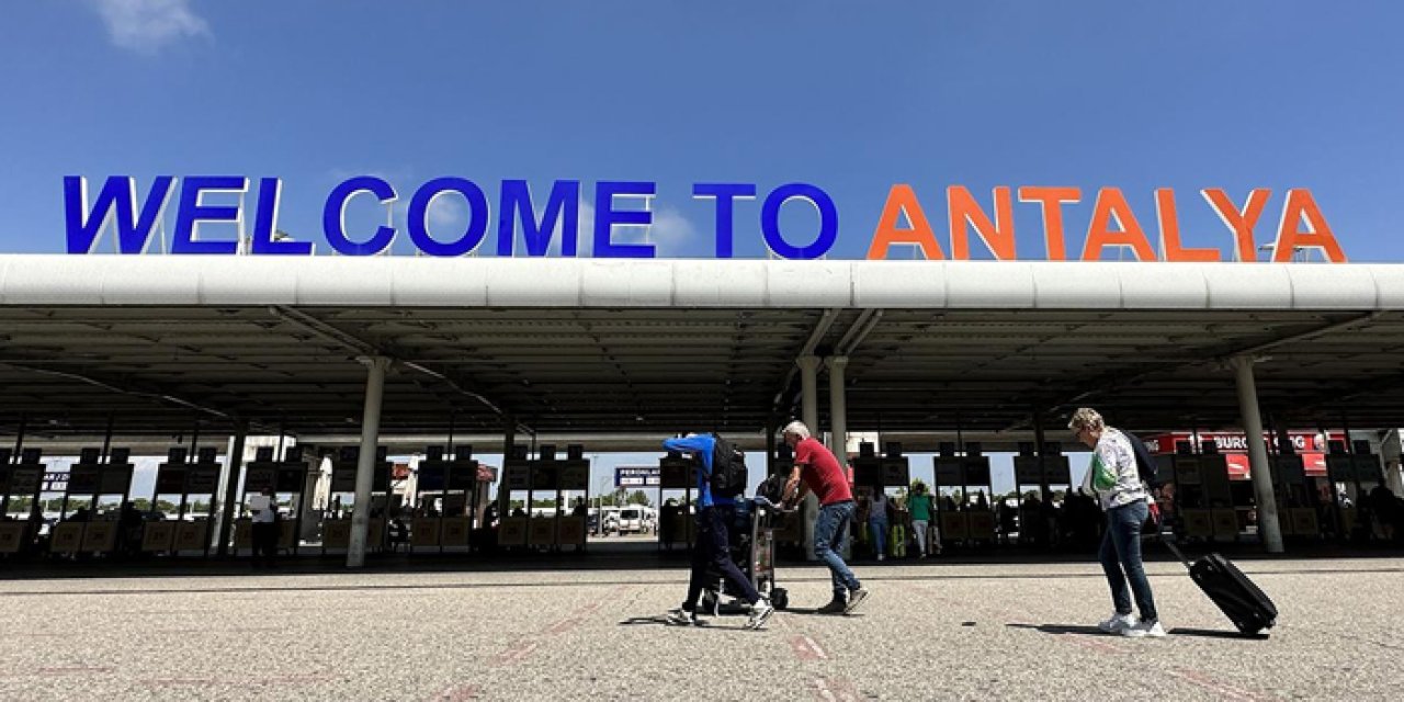 Antalya, yılın 9 ayında 14 milyondan fazla turist ağırladı