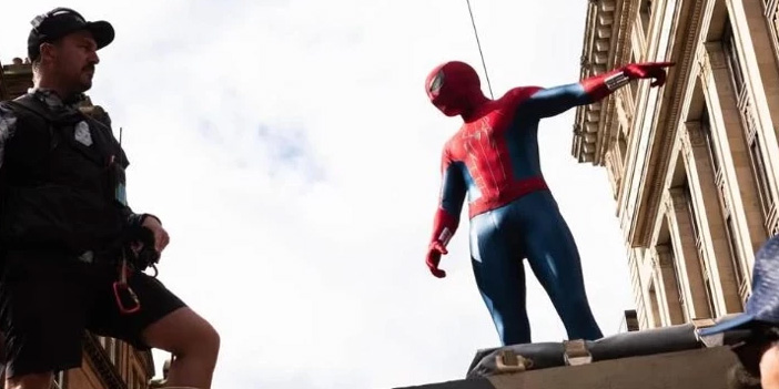 Tom Holland, Örümcek Adam çekimlerinde kaza geçirdi
