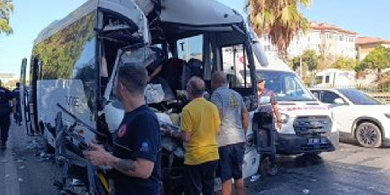 Alanya’da midibüs kazası: 15 yaralı, 2’si ağır