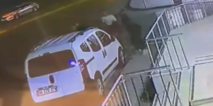 Sosyal medya kavgası kanlı bitti: 10 bıçak darbesiyle yaralandı