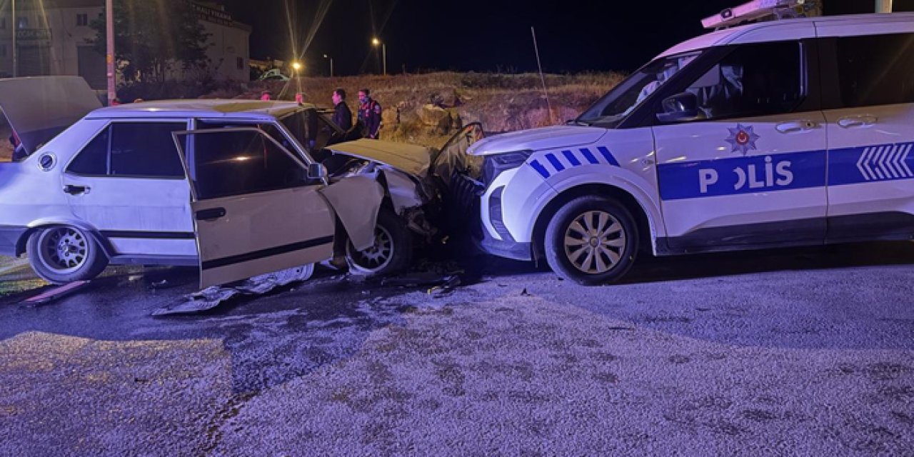 Kayseri’de polis kontrolünden kaçan araç ekip otosuna çarptı