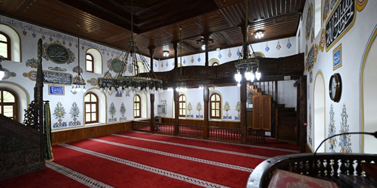 Trabzon’un tarihi camileri ahşap ve taş işçiliğiyle öne çıkıyor