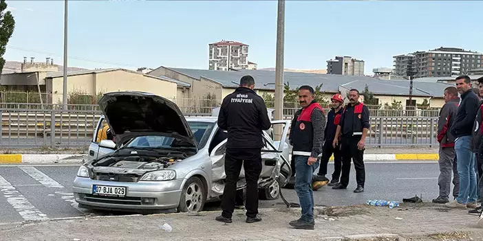 Sivas’ta trafik kazası: İki araç çarpıştı, 1 kişi hayatını kaybetti, 3 kişi yaralandı