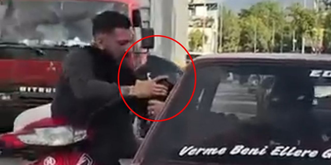 Bursa’da trafik tartışması kavgaya dönüştü: Kask havada uçtu