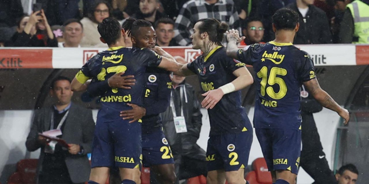 Fenerbahçe Antalyaspor’u 2-0’la geçti!