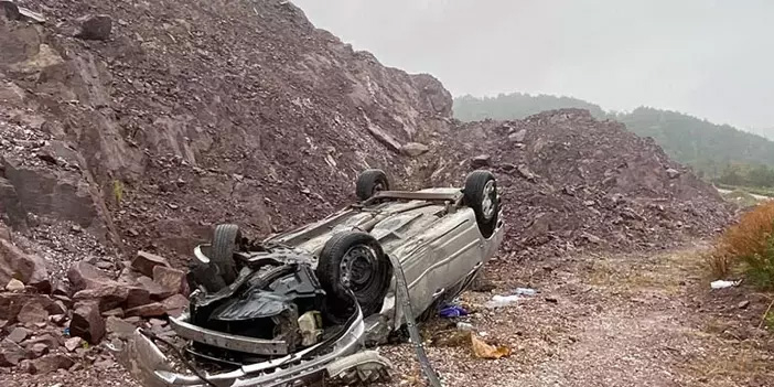 Kocaeli’de şarampole devrilen otomobilin sürücüsü ağır yaralandı