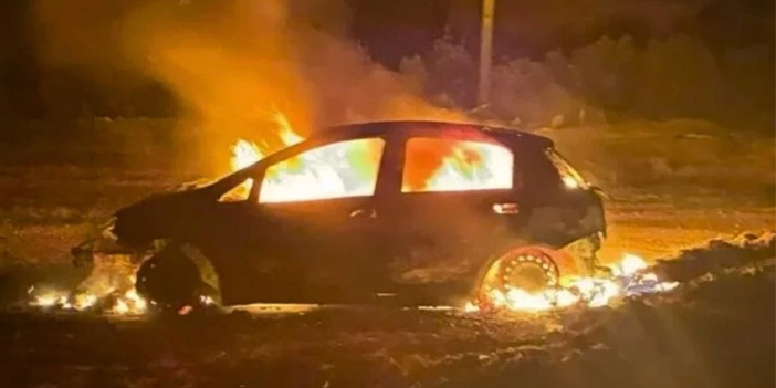 Çanakkale’de şüpheli olay: Yanan aracın sürücü koltuğunda erkek cesedi bulundu
