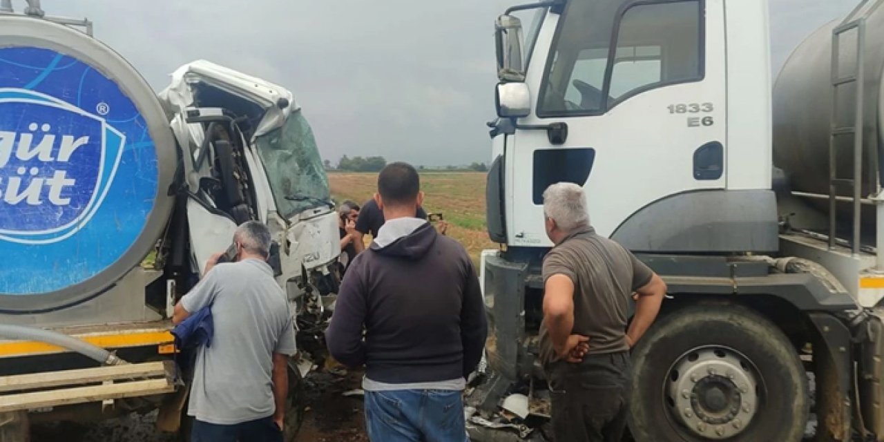 İzmir'de süt kamyonları çarpıştı: 1 yaralı
