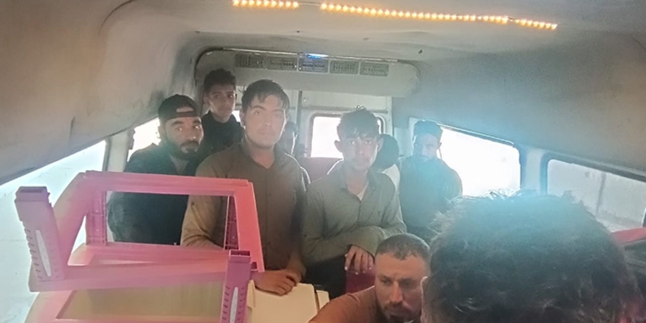 Hatay’da kaçak göçmen operasyonu: 12 kişi yakalandı, 1 tutuklama