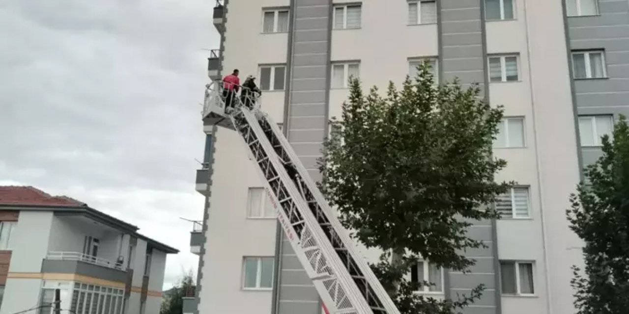 Ocakta unutulan tencere yangına neden oldu