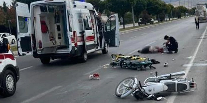 Feci kaza: Tırın çarptığı motosikletteki iki genç öldü