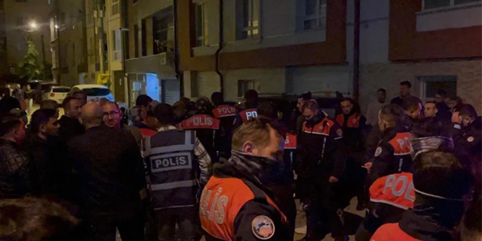 Tartışma sırasında bekçiye baltayla saldıran şüpheli polis tarafından yakalandı
