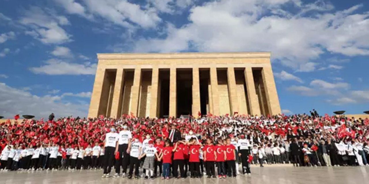 LÖSEV'den Anıtkabir'e 100 bin ziyaretçi