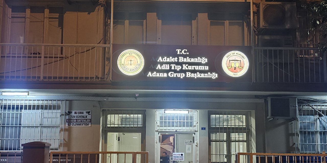 Adana’da bıçaklı kavga: Bir kişi hayatını kaybetti