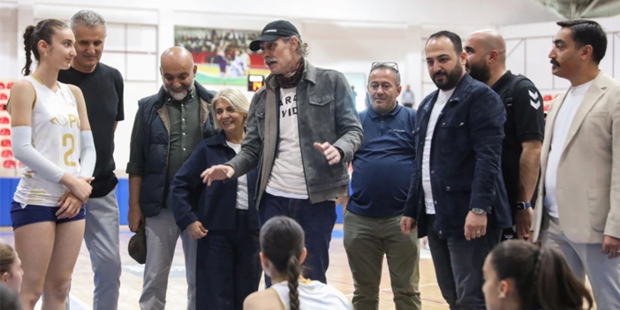 Etimesgut Belediyespor sezona galibiyetle başladı: PTT karşısında set vermedi