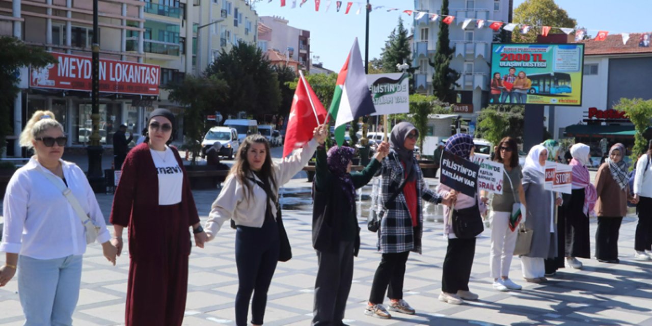 Burdur’dan Gazze’ye sessiz çığlık: Kadınlar meydanı zincirledi