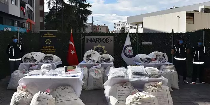 İzmir’de zehir operasyonu: Rekor miktarda sentetik hap ele geçirildi