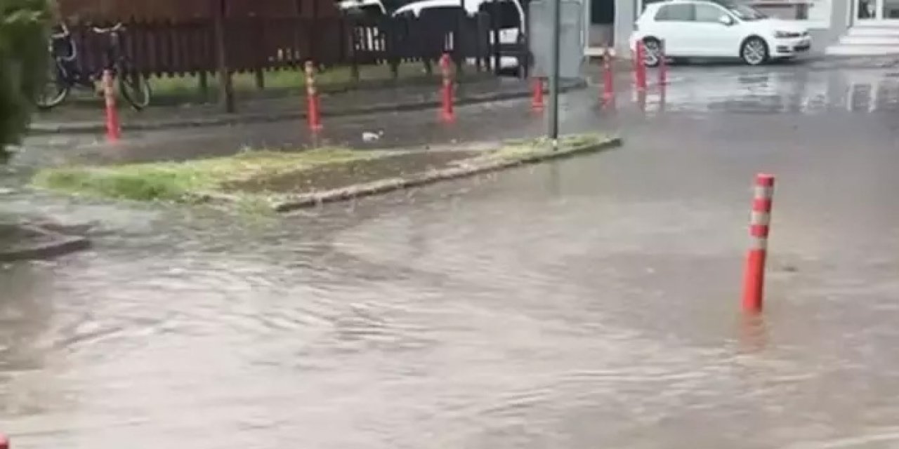 Aydın’da sağanak yaşamı olumsuz etkiledi: Bazı yollar suyla doldu