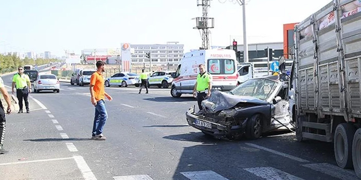 Diyarbakır’da zincirleme kaza: 6 araç birbirine girdi, 12 yaralı