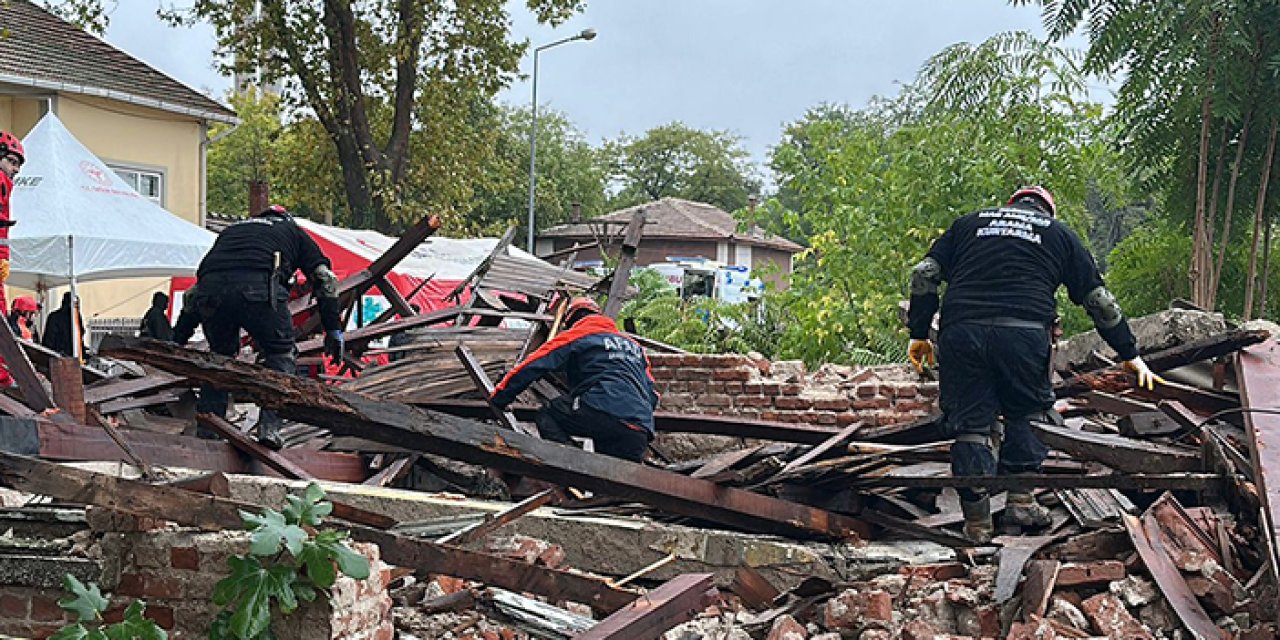 Edirne’de Deprem Tatbikatı Gerçeğini Aratmadı: 38 Göçmen Kurtarıldı