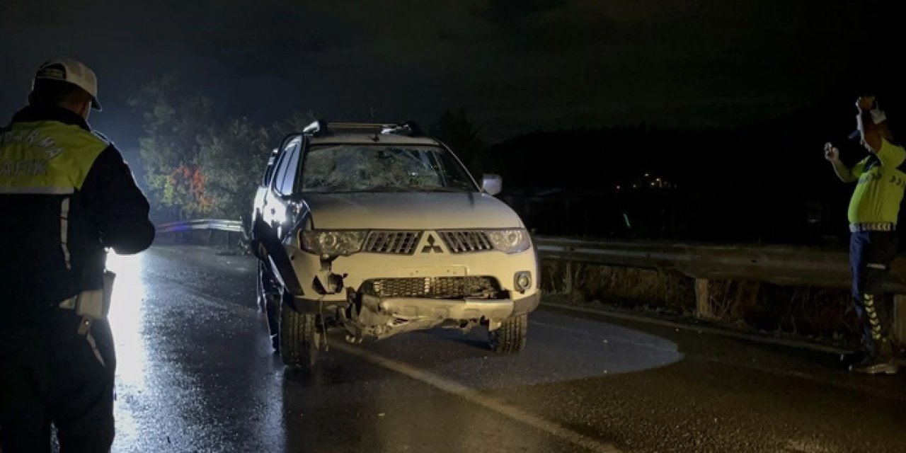 Bornova’da Pikap ile Elektrikli Bisiklet Çarpıştı: 1 Ölü, 1 Yaralı