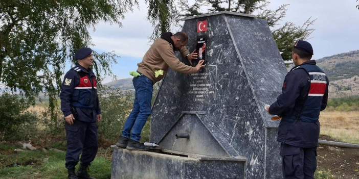 Şehit çeşmesine ve Türk bayrağına saygısız saldırı
