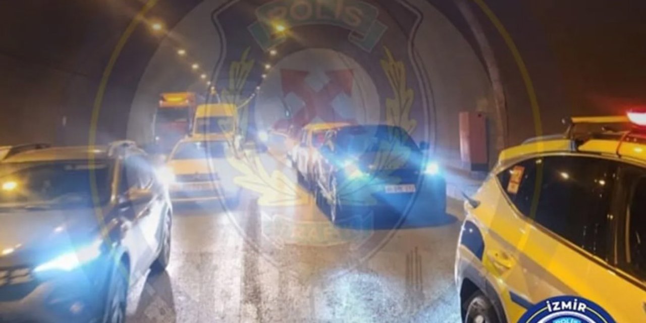 İzmir’de Zincirleme Kaza: 5 Araç Birbirine Girdi, Trafik Felç Oldu