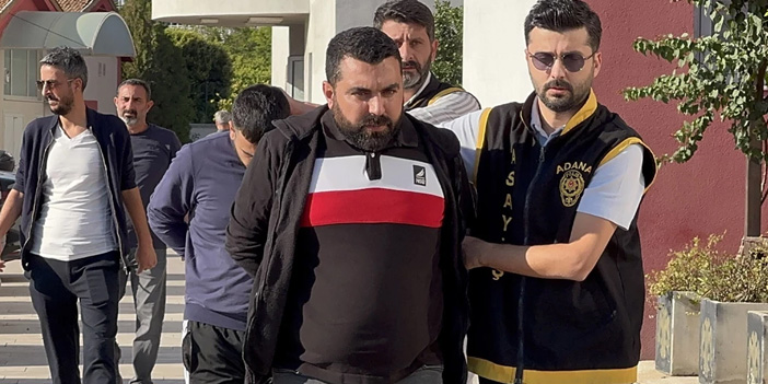 Adana’da sokak ortasında bıçaklı kavga: 1 kişi hayatını kaybetti, 2 zanlı tutuklandı