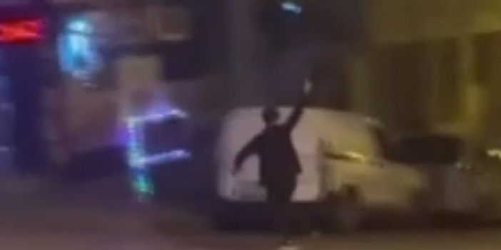 Esenyurt’ta dehşet anları! Kız kardeşini erkek arkadaşıyla gören ağabey silaha sarıldı